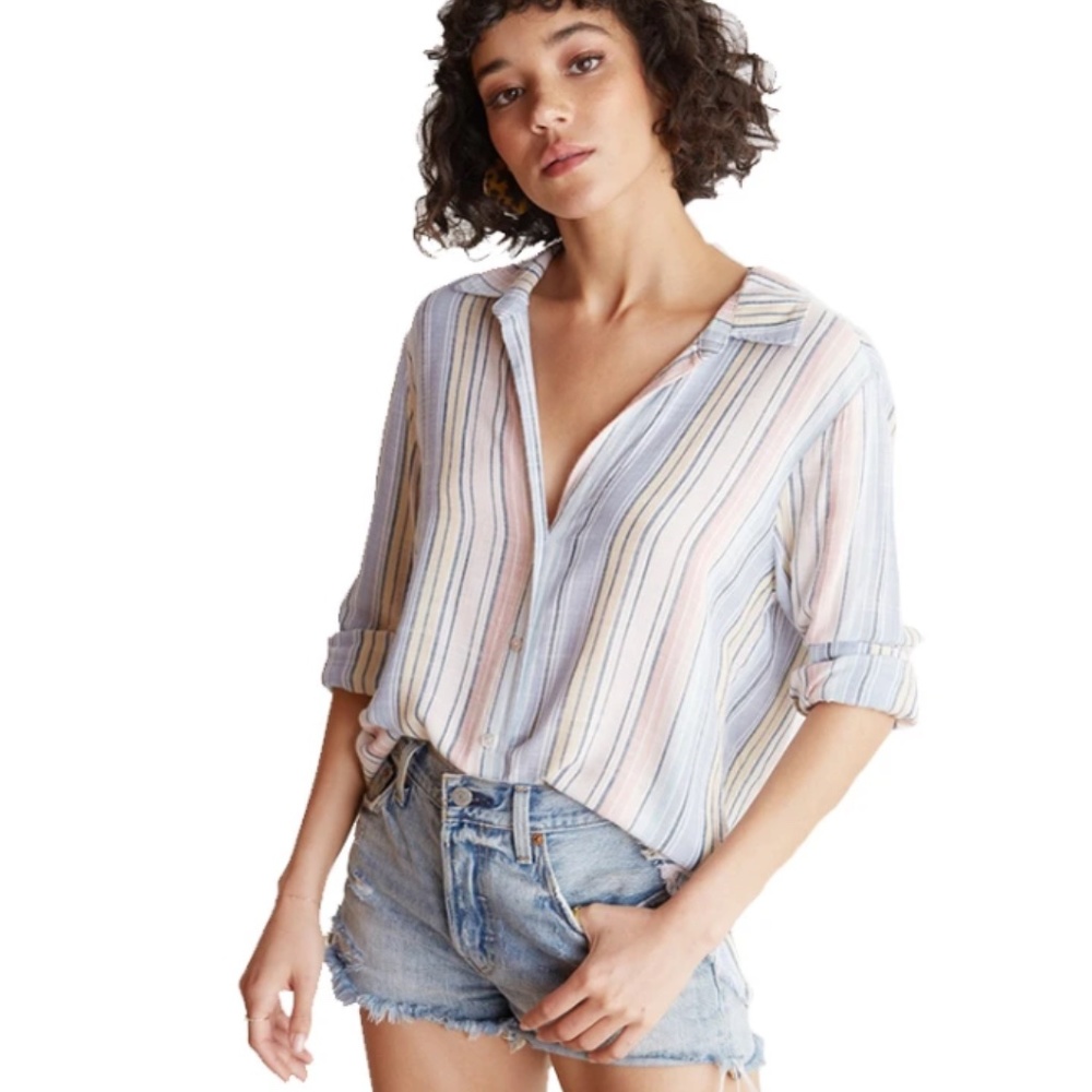 NWT Bella Dahl button down raw hem shirt